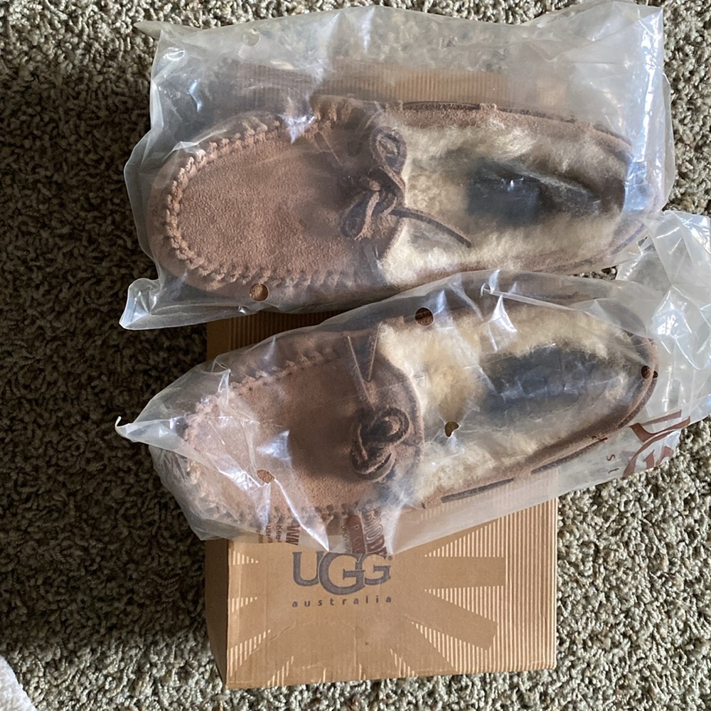UGG slippers - Picture 3 of 6